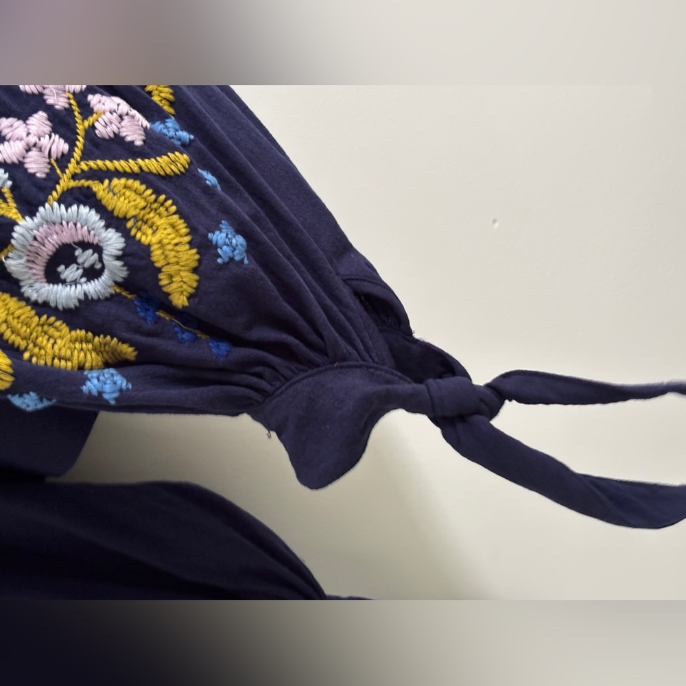 Free People Navy Blue Embroidered Blouse w Juliette Sleeves Sz M - Picture 6 of 16